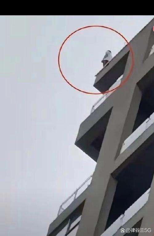 在线股票杠杆_长沙男子跳楼自杀 中国中车 股市配资风险