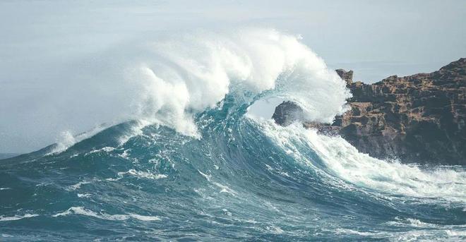 A股资金驱动行情深度解析：复盘历史牛市，展望2025年市场新机遇