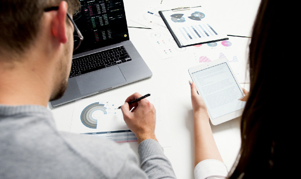 炒股配资技巧：选基金先看这5点，风险收益全掌握