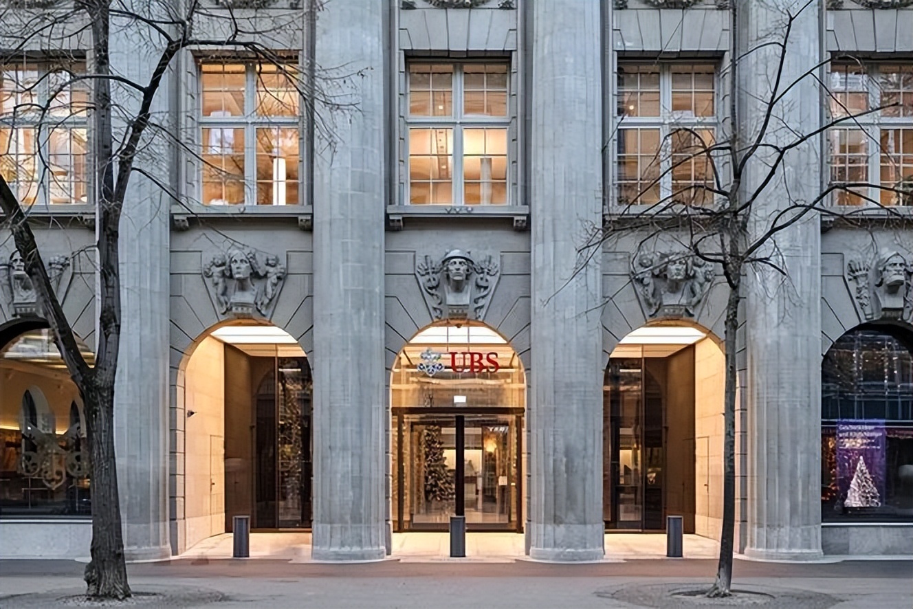 贝莱德资金赎回限制_金融杠杆_私募信贷风险