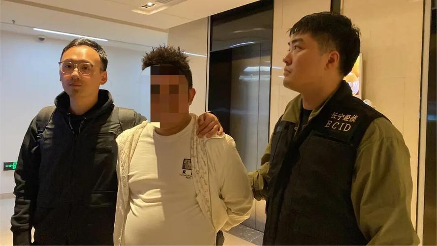 上海配资门户_非法经营场外配资操纵证券市场案件详情_上海警方侦破非法经营场外配资操纵证券市场案件