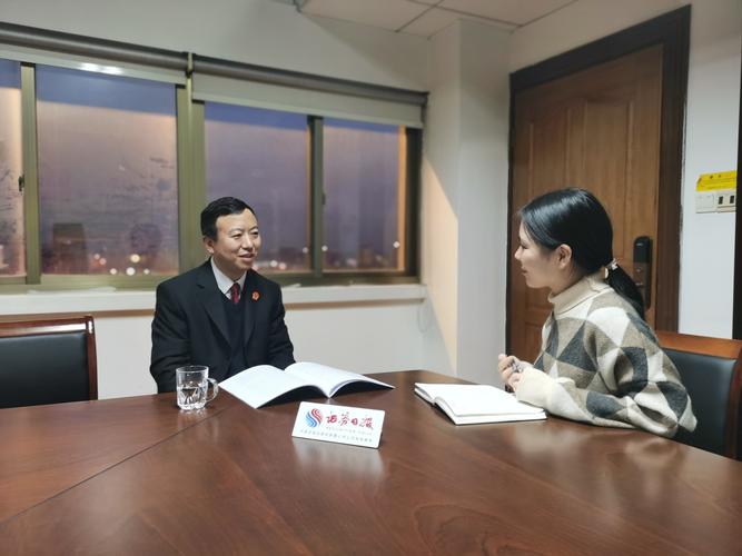罗山东操纵股价案_网上配资炒股_庄家操纵股价套路